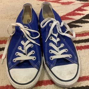 Converse Tennis Shoe